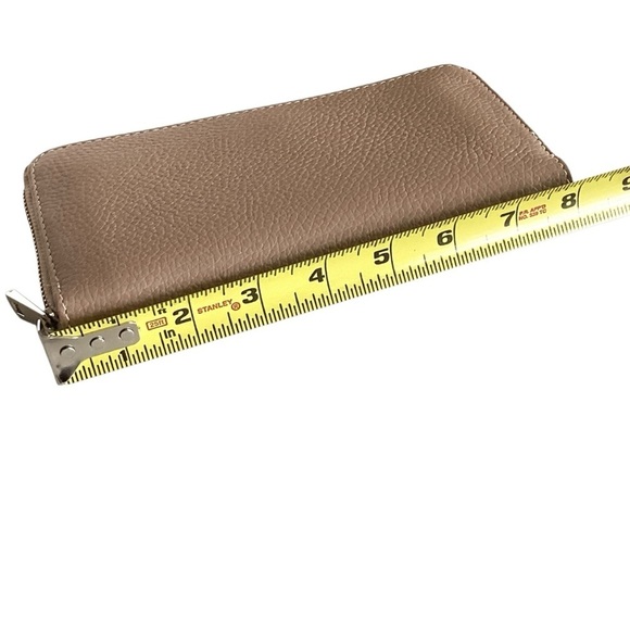Vera Pelle Elegant Taupe Genuine Leather Zip Wallet Made In Italy Like New - Picture 14 of 16